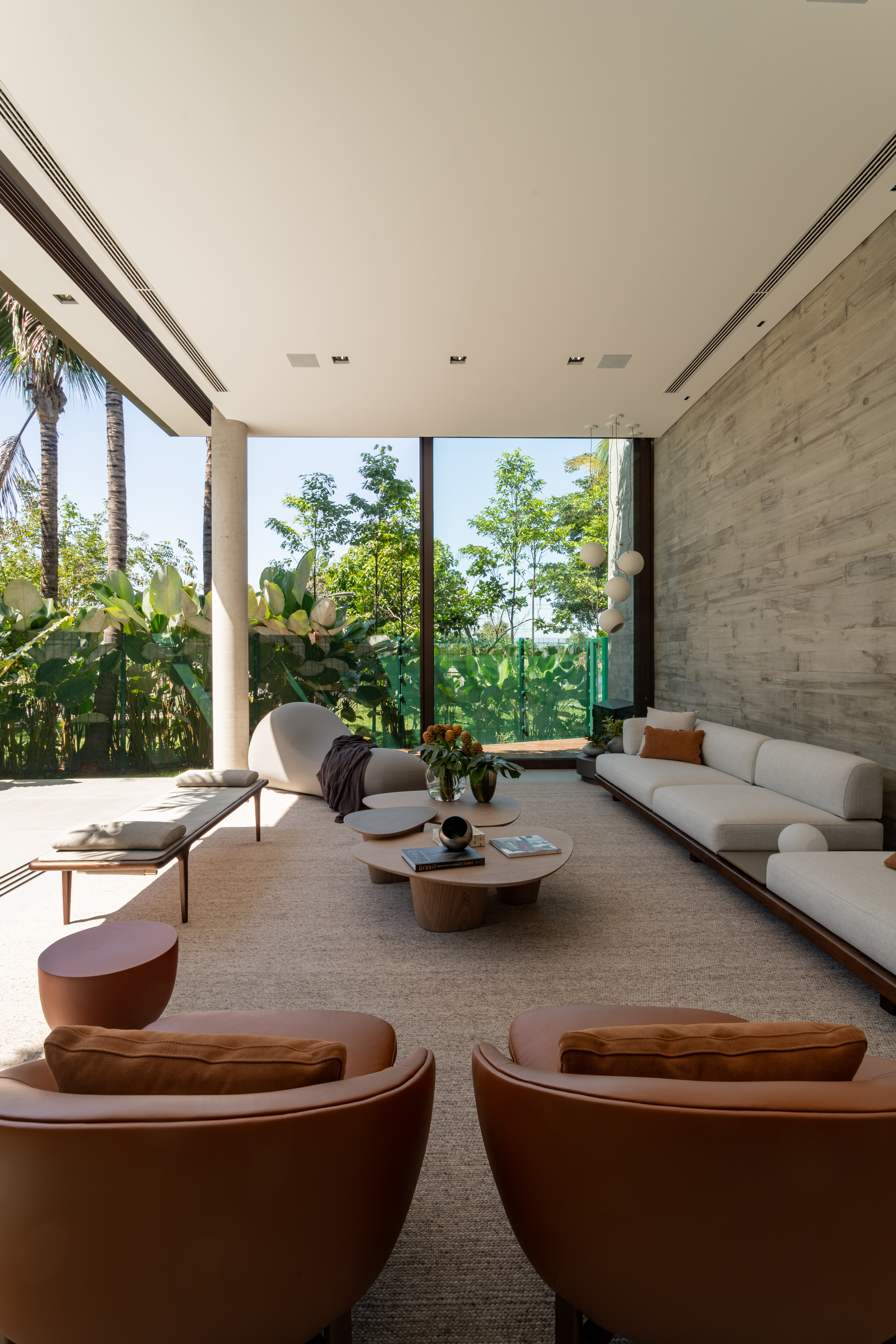 Casa sobrado 3 suítes à venda no Urbanova, Jardim do Golfe São José dos Campos. Avalia permuta.