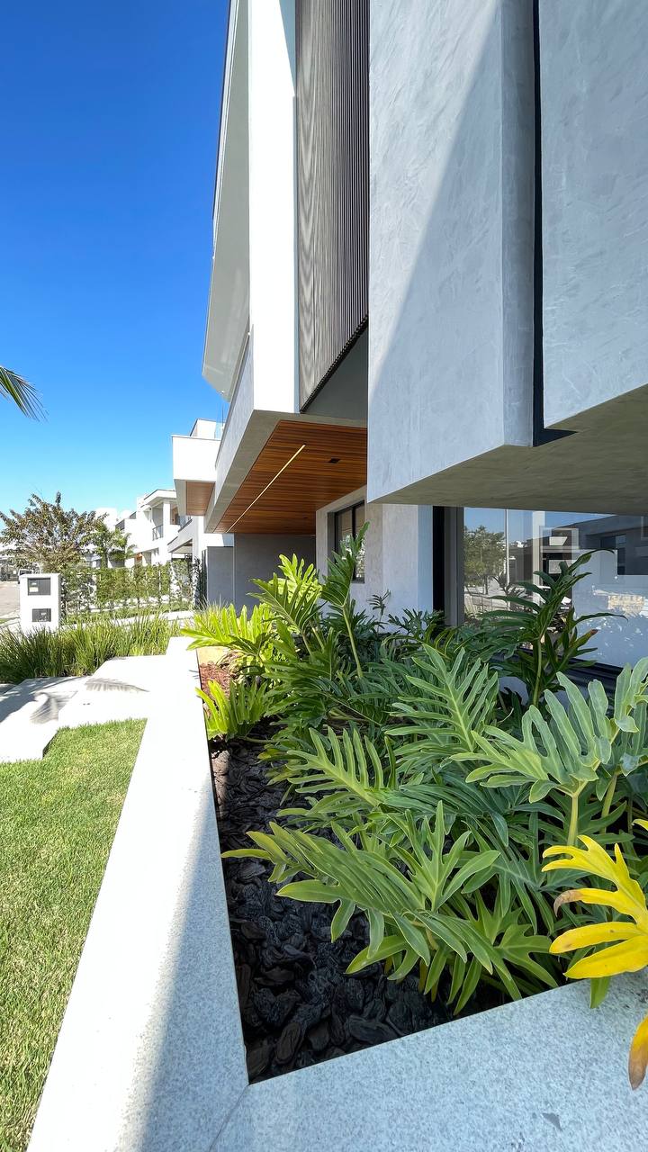 Casa sobrado à venda em condomínio no Urbanova São José dos Campos.