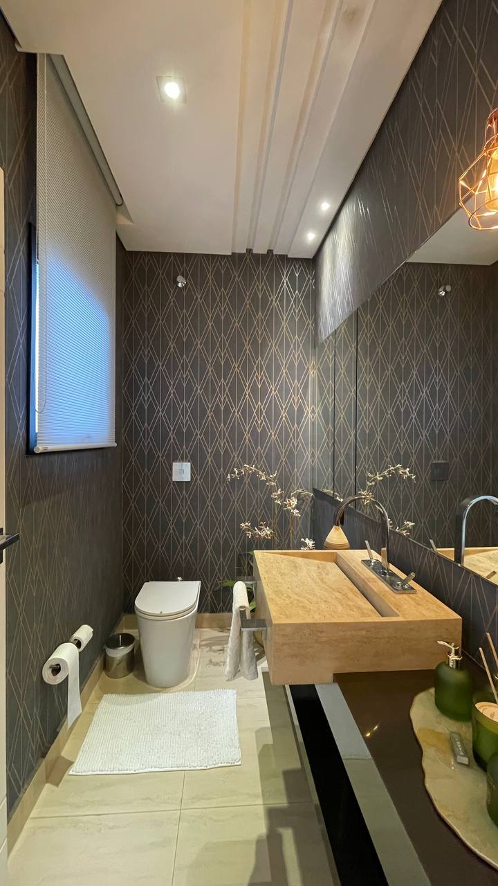 Sobrado à Venda em Condomínio 4 Quartos, Amplo Quintal Altos da Serra VI Urbanova, São José dos Campos/SP